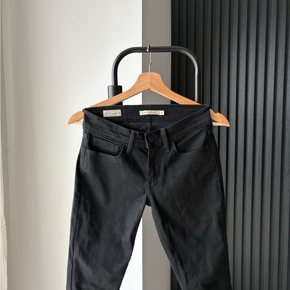 Levi’s 710 Super Skinny Fit Jeans - size 27